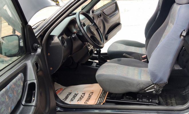 GM - Chevrolet Celta 1.0/Super/N.Piq.1.0 MPFi VHC 8V 3p 2003 Gasolina-10