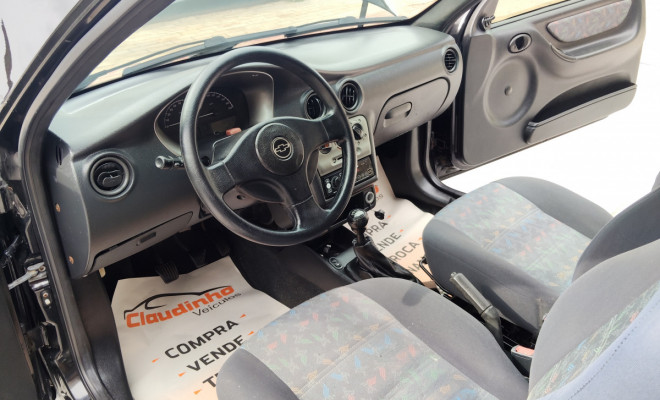 GM - Chevrolet Celta 1.0/Super/N.Piq.1.0 MPFi VHC 8V 3p 2003 Gasolina-9