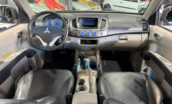 Mitsubishi L200 Triton HPE 3.2 CD TB Int.Diesel Aut 2009 Diesel-3