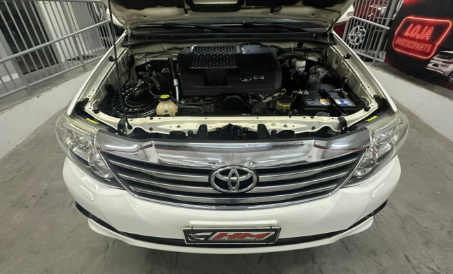 Toyota Hilux SW4 SRV D4-D 4x4 3.0 TDI Dies. Aut 2014 Diesel-13