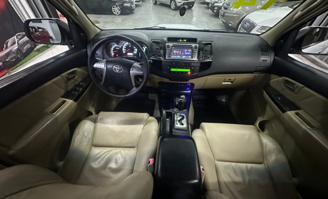 Toyota Hilux SW4 SRV D4-D 4x4 3.0 TDI Dies. Aut 2014 Diesel-5