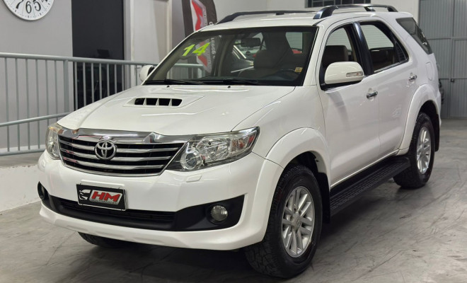 Toyota Hilux SW4 SRV D4-D 4x4 3.0 TDI Dies. Aut 2014 Diesel-1