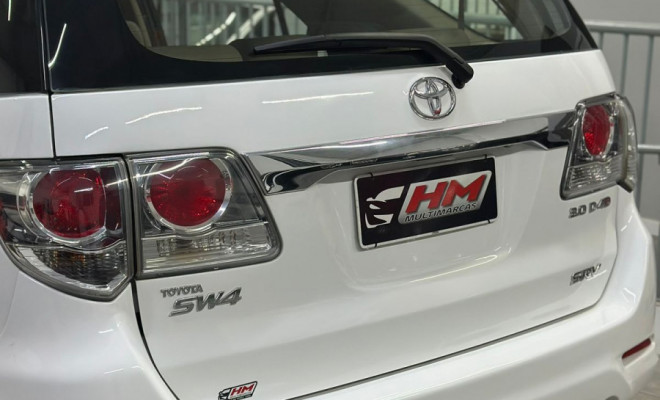 Toyota Hilux SW4 SRV D4-D 4x4 3.0 TDI Dies. Aut 2014 Diesel-17