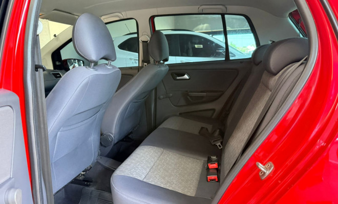 VW - VolksWagen Fox 1.0 Mi Total Flex 8V 5p 2013 Flex-8