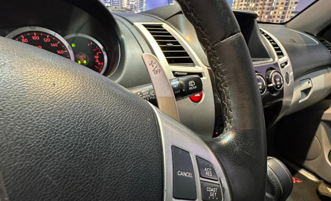 Mitsubishi Pajero HPE-S 3.2 4x4 T.I.Diesel 5p Aut. 2016 Diesel-7