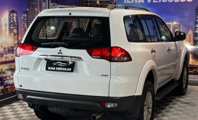 Mitsubishi Pajero HPE-S 3.2 4x4 T.I.Diesel 5p Aut. 2016 Diesel-14