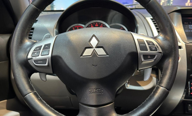 Mitsubishi Pajero HPE-S 3.2 4x4 T.I.Diesel 5p Aut. 2016 Diesel-6