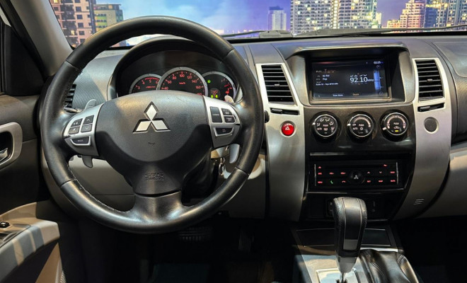 Mitsubishi Pajero HPE-S 3.2 4x4 T.I.Diesel 5p Aut. 2016 Diesel-5