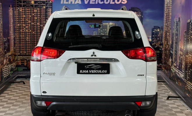 Mitsubishi Pajero HPE-S 3.2 4x4 T.I.Diesel 5p Aut. 2016 Diesel-15