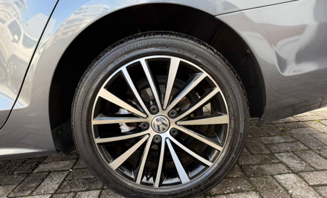 VW - VolksWagen JETTA Highline 2.0 TSI 16V 4p Tiptronic 2018 Flex-8