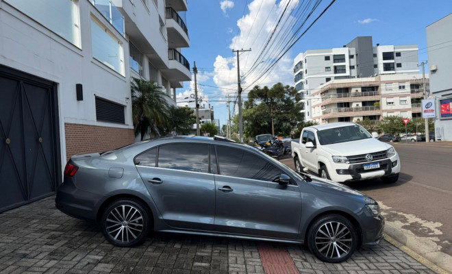 VW - VolksWagen JETTA Highline 2.0 TSI 16V 4p Tiptronic 2018 Flex-3