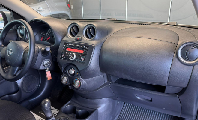 Nissan VERSA SV 1.6 16V Flex Fuel 4p Mec. 2013 Flex-6