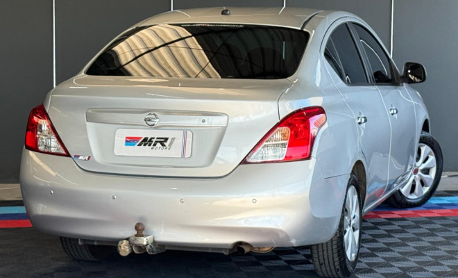 Nissan VERSA SV 1.6 16V Flex Fuel 4p Mec. 2013 Flex-7