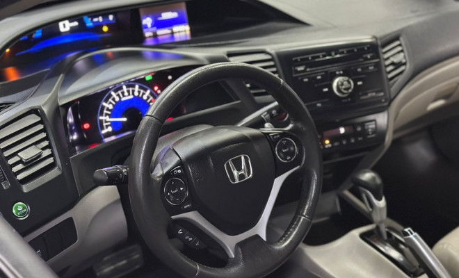 Honda Civic Sedan LXR 2.0 Flexone 16V Aut. 4p 2016 Flex-4