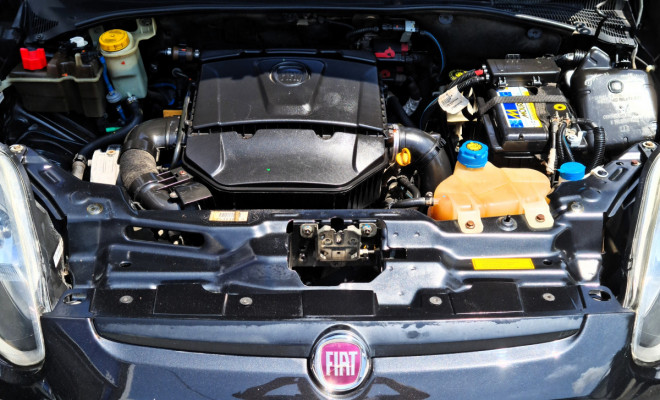Fiat Punto BlackMotion 1.8 Flex Dualogic 2014 | Completo | Guarujá-8