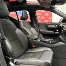 Volvo XC 40 T-5 R-DESIGN 2.0 252cv AWD 2020 Gasolina-9