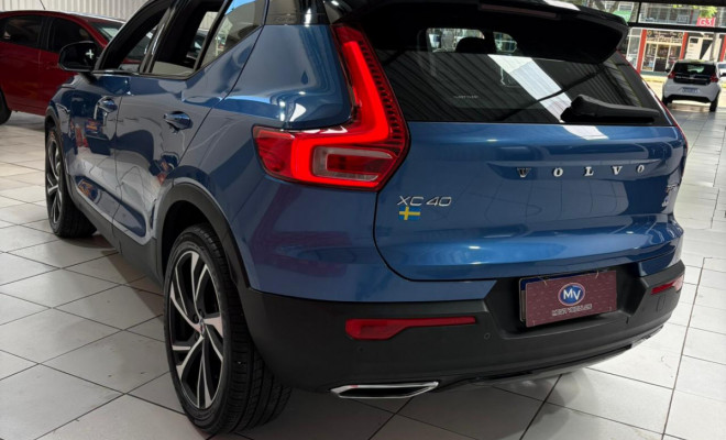 Volvo XC 40 T-5 R-DESIGN 2.0 252cv AWD 2020 Gasolina-2