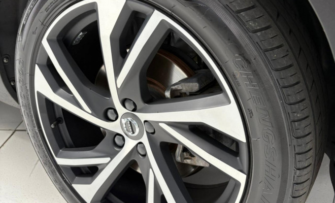 Volvo XC 40 T-5 R-DESIGN 2.0 252cv AWD 2020 Gasolina-11