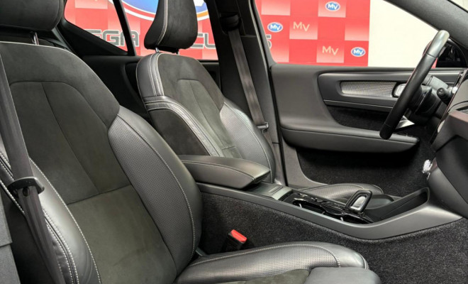 Volvo XC 40 T-5 R-DESIGN 2.0 252cv AWD 2020 Gasolina-9