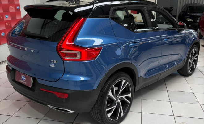 Volvo XC 40 T-5 R-DESIGN 2.0 252cv AWD 2020 Gasolina-4