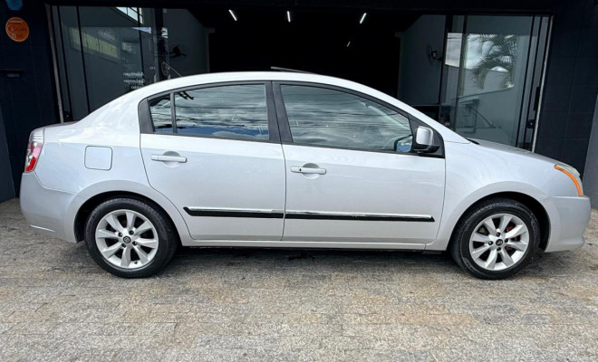 Nissan Sentra SL 2.0/ 2.0 Flex Fuel 16V Aut. 2011 Flex-10