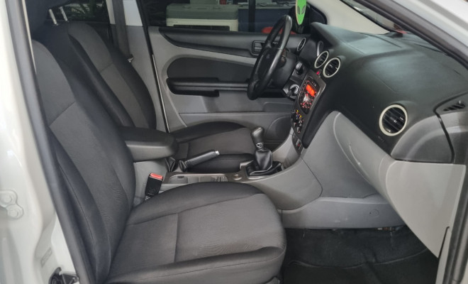 Ford Focus 1.6 S/SE/SE Plus Flex 8V/16V  5p 2013 Flex-6
