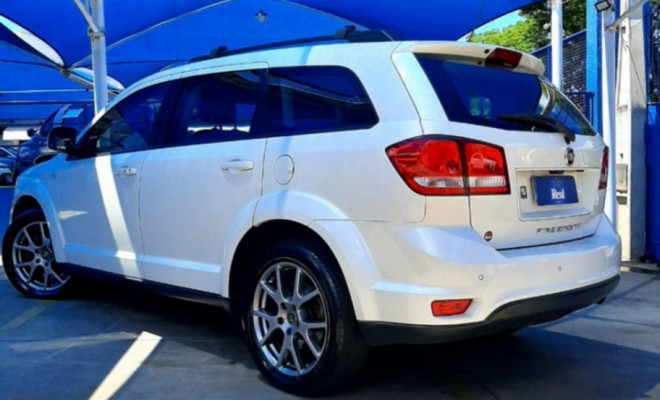 Fiat FREEMONT EMOT./PRECISION 2.4 16V 5p Aut. 2015 Gasolina-4