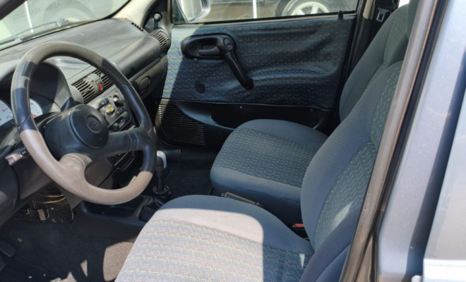 GM - Chevrolet Corsa Sed.Wind 1.0/Millenium/Classic VHC 2001 Gasolina-6