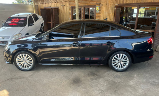 VW - VolksWagen JETTA Comfortline 2.0 T.Flex 8V 4p Tipt. 2014 Flex-1