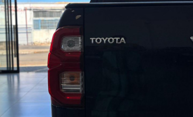 Toyota Hilux CD SRX 4x4 2.8 TDI 16V Diesel Aut. 2023 Diesel-12