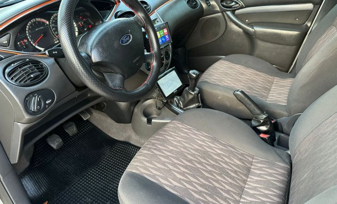 Ford Focus Sedan 2.0 L FC - 2006-7