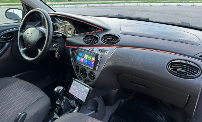 Ford Focus Sedan 2.0 L FC - 2006-6