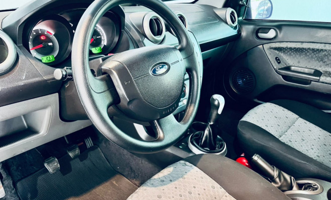 Ford Fiesta SE 1.6 8V Flex 5p 2014 Flex-5