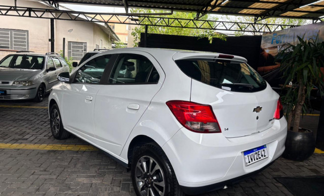 GM - Chevrolet ONIX HATCH LTZ 1.4 8V FlexPower 5p Mec. 2015 Flex-0