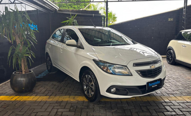 GM - Chevrolet ONIX HATCH LTZ 1.4 8V FlexPower 5p Mec. 2015 Flex