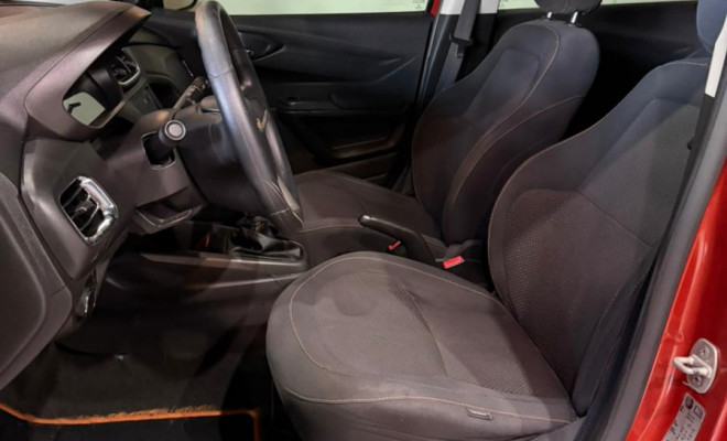 GM - Chevrolet ONIX  Lollapalooza 1.0 F.Power 5p Mec. 2014 Flex-5