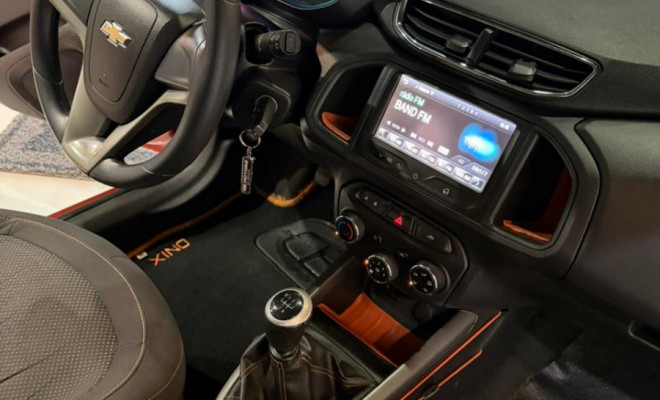 GM - Chevrolet ONIX  Lollapalooza 1.0 F.Power 5p Mec. 2014 Flex-8