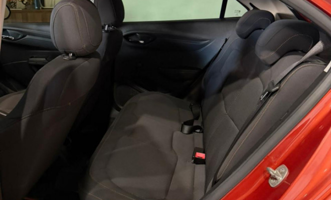 GM - Chevrolet ONIX  Lollapalooza 1.0 F.Power 5p Mec. 2014 Flex-6