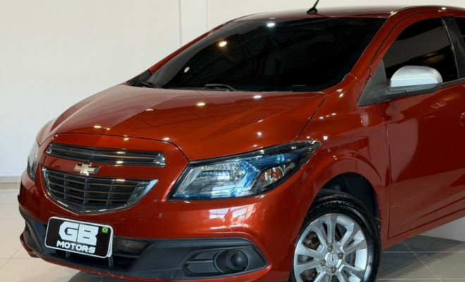 GM - Chevrolet ONIX  Lollapalooza 1.0 F.Power 5p Mec. 2014 Flex-11