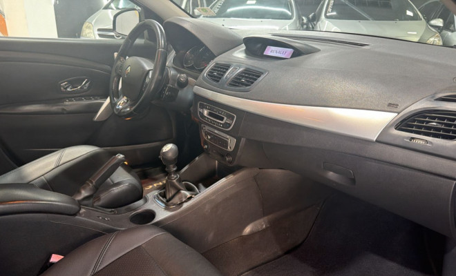 Renault FLUENCE Sed. Dynamique 2.0 16V FLEX Mec. 2014 Flex-3