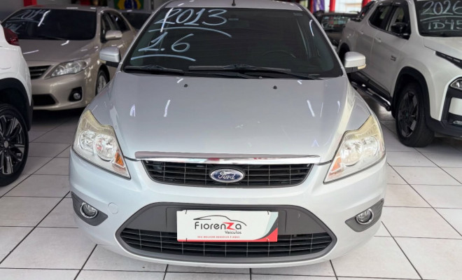 Ford Focus 1.6 GLX 2013-0