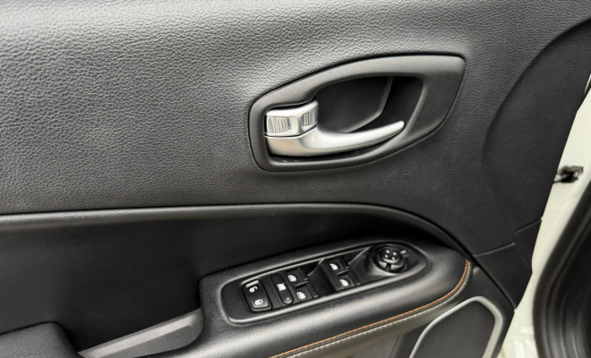 Jeep COMPASS SPORT 2.0 4x4 flex 16V Aut. 2018 Flex-11