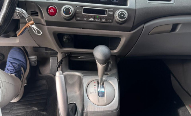Honda Civic Sedan EXS 1.8/1.8 Flex 16V Aut. 4p 2007 Flex-9