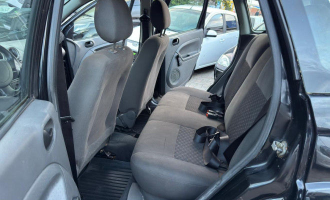 Ford Fiesta Personnalité 1.0 8V 66cv 5p 2006 Gasolina-7