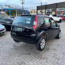 Ford Fiesta Personnalité 1.0 8V 66cv 5p 2006 Gasolina-2