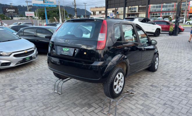 Ford Fiesta Personnalité 1.0 8V 66cv 5p 2006 Gasolina-2