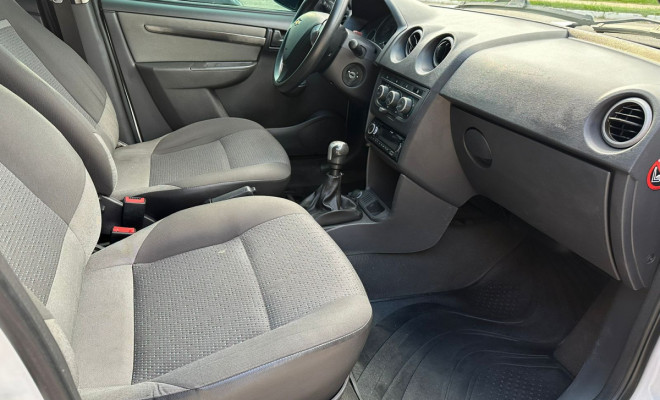 GM Celta LT 1.0 Flex - 2015-6