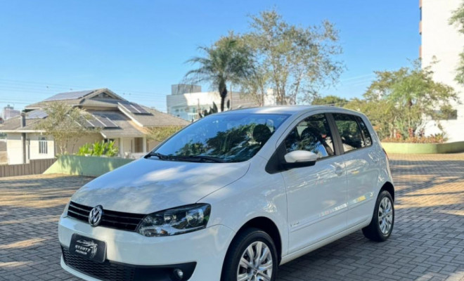 VW - VolksWagen Fox 1.6 Mi Total Flex 8V 5p 2013 Flex-0
