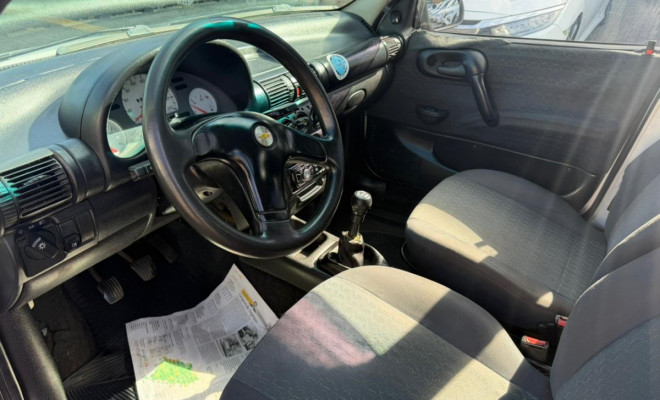 GM - Chevrolet Corsa Wind 1.0 MPF/MilleniumI/ EFI 4p 2001 Gasolina-4