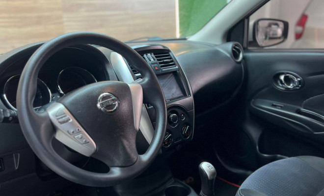 Nissan VERSA SL 1.6 16V Flex Fuel 4p Mec. 2016 Flex-6